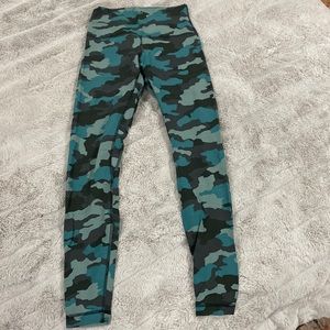 Lululemon Athletica Teal and Black Camouflage Leggings